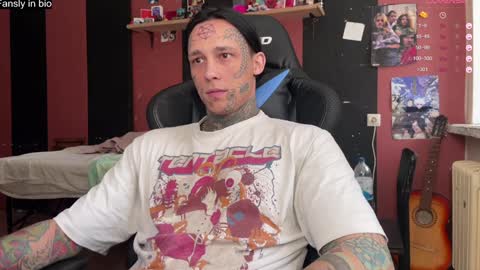 Tommy and Katana online show from December 24, 8:44 am