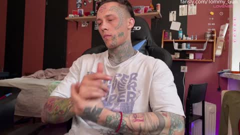 Tommy and Katana online show from December 11, 8:16 am