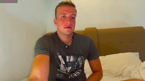 Snapshot of tommy_cumfinger chatting on January 21, 3:16 am Tommy online show from January 21, 3:16 am