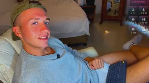 Snapshot of tommy_cumfinger chatting on September 9, 5:40 am Tommy online show from September 9, 5:40 am