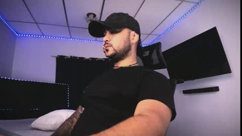 tommy_sccott online show from February 28, 11:48 pm