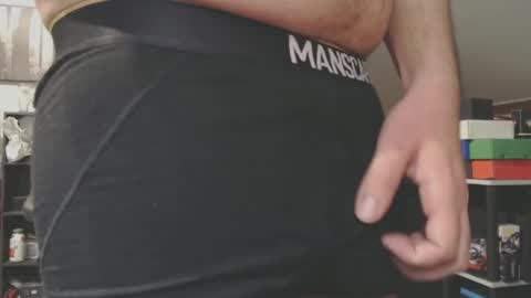 Snapshot of tony26100 chatting on February 12, 7:24 pm tony26100 online show from February 12, 7:24 pm