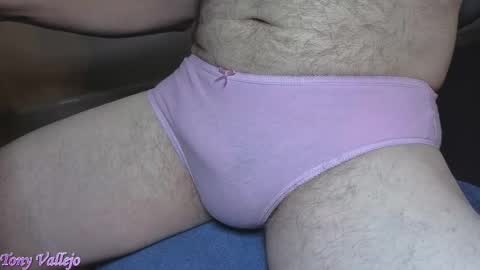 Snapshot of tony_vallejo chatting on October 13, 7:47 am Tony V online show from October 13, 7:47 am