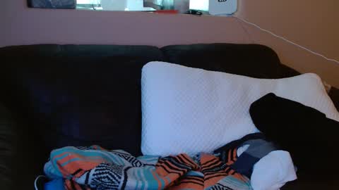 travis online show from February 16, 12:11 am