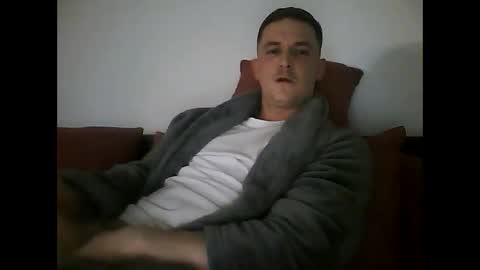 tonystrawberry online show from February 26, 8:10 pm