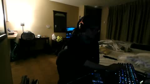 Snapshot of topplesstable18075 chatting on December 28, 1:50 am topplesstable18075 online show from December 28, 1:50 am