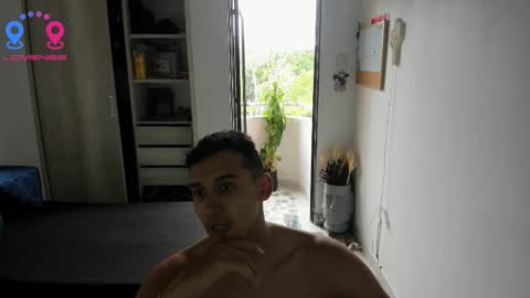 Snapshot of travis_bakerr chatting on September 17, 9:38 pm travis bakerr online show from September 17, 9:38 pm