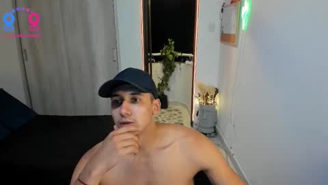 Snapshot of travis_bakerr chatting on September 23, 11:48 pm travis bakerr online show from September 23, 11:48 pm