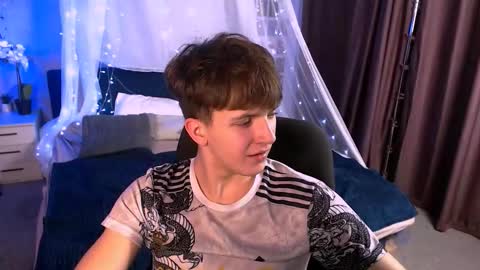 Travis online show from November 23, 9:04 pm