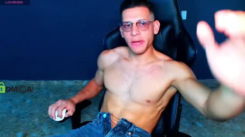 TRAVIS. online show from January 16, 6:06 pm