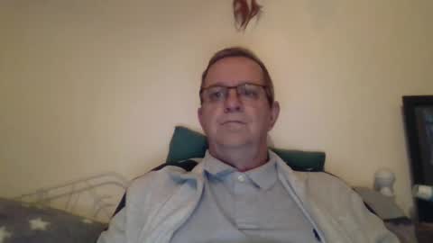 Snapshot of trev8331 chatting on October 5, 6:17 am Fe-fi-fo-fum online show from October 5, 6:17 am