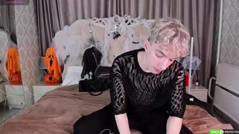 TrevorBenson online show from October 24, 2:57 am