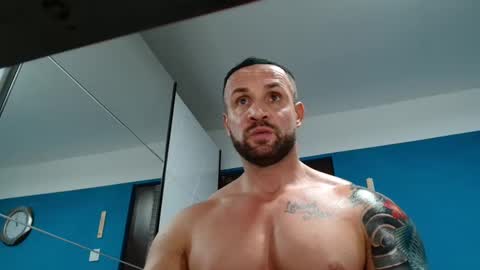 tridentmuscles online show from January 25, 11:00 pm