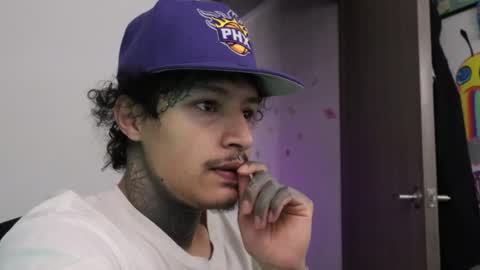 - trieone online show from December 19, 1:52 pm