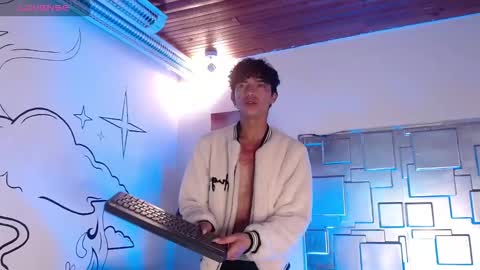 trinity_knox online show from November 29, 6:32 pm