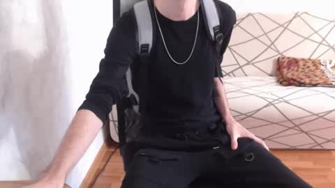 Snapshot of trone41 chatting on October 21, 4:48 am I POST MY FUCKING VIDEOS AND PICS    online show from October 21, 4:48 am