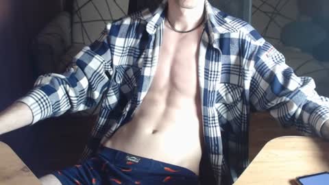 Snapshot of trone41 chatting on January 21, 4:33 pm I POST MY FUCKING VIDEOS AND PICS    online show from January 21, 4:33 pm