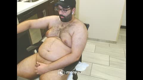 Snapshot of tubbs123 chatting on December 12, 2:26 am Tubbs123 online show from December 12, 2:26 am