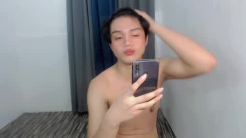 Snapshot of twink_blaze chatting on October 21, 7:00 am BLAZE online show from October 21, 7:00 am