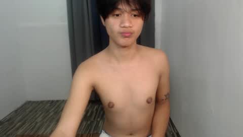 Snapshot of twink_blaze chatting on October 22, 7:01 am BLAZE online show from October 22, 7:01 am