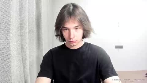 Snapshot of tyler__johnson chatting on February 10, 4:04 pm Tyler  johnson online show from February 10, 4:04 pm