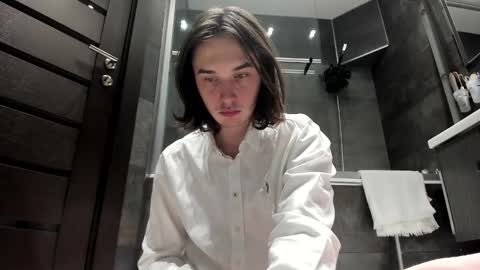 Snapshot of tyler__johnson chatting on January 5, 1:56 am Tyler  johnson online show from January 5, 1:56 am