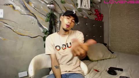 Snapshot of tyler_coopr chatting on September 17, 2:45 am tyler cooper online show from September 17, 2:45 am