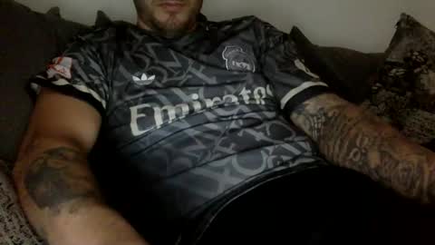 Snapshot of ukboy08x chatting on October 10, 4:34 pm ukboy08x online show from October 10, 4:34 pm