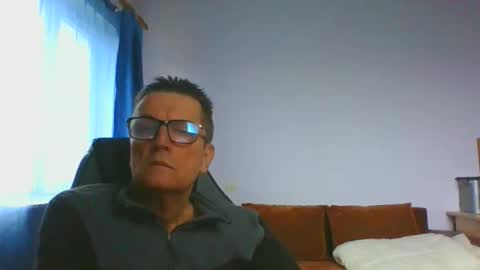 ulmeni4 online show from November 27, 7:01 am