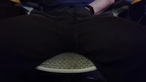 Under the desk online show from February 22, 9:16 pm