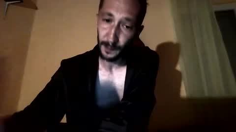 Snapshot of underguy19 chatting on September 18, 8:33 pm underguy19 online show from September 18, 8:33 pm