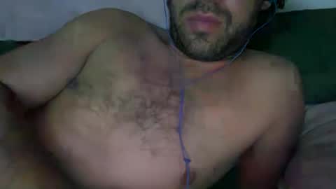 Snapshot of universalstudihoes chatting on October 10, 10:42 am universalstudihoes online show from October 10, 10:42 am