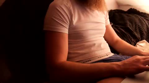 Snapshot of unknownbeard89 chatting on February 21, 10:17 am unknownbeard89 online show from February 21, 10:17 am