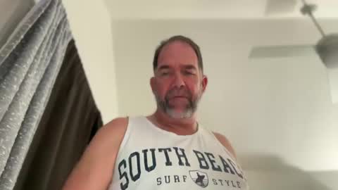 Snapshot of uott2play chatting on December 3, 8:25 am uott2play online show from December 3, 8:25 am