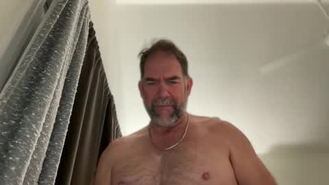 Snapshot of uott2play chatting on December 16, 10:29 am uott2play online show from December 16, 10:29 am