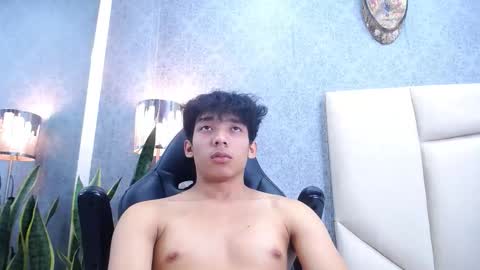 Valenor online show from October 10, 2:22 pm