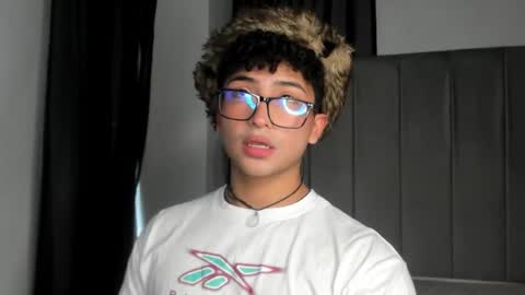 Valentin0 online show from October 26, 8:00 pm