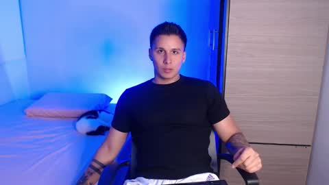 VALENTINO online show from February 10, 11:09 pm