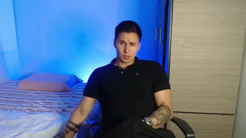 VALENTINO online show from February 23, 9:27 pm