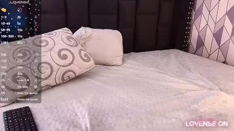 Valkiria moore  online show from January 3, 12:30 pm