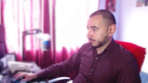 vanderheyl online show from March 4, 7:21 pm