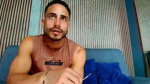 Vans Ross online show from February 5, 7:32 pm