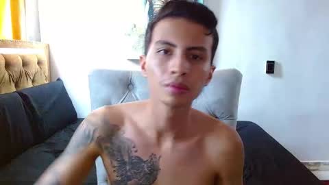 velk_hot1 online show from March 26, 1:59 pm