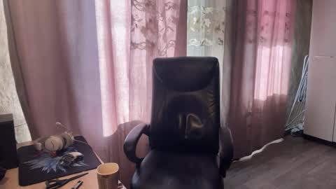 vialeras online show from October 13, 6:30 am