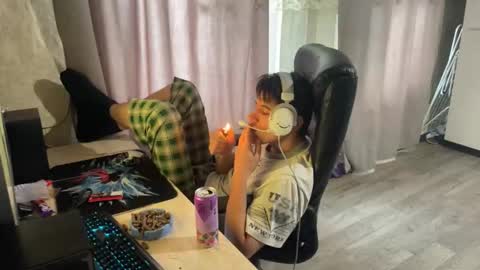 vialeras online show from October 12, 5:45 am