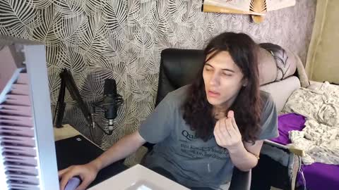 vialeras online show from December 13, 5:05 am