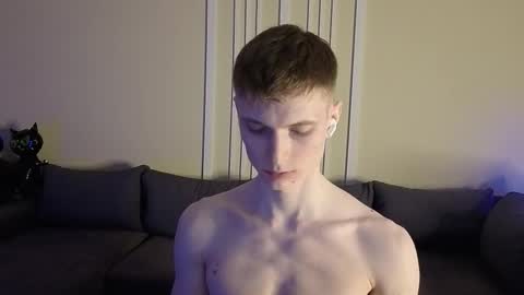 Max online show from February 18, 8:39 pm