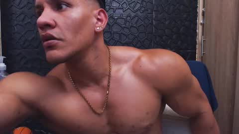 Viktor Herrera online show from October 22, 6:21 pm