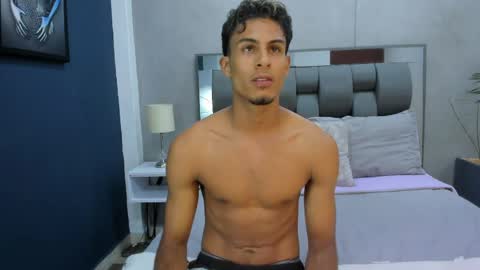 Vivian Mucks online show from April 26, 3:59 am