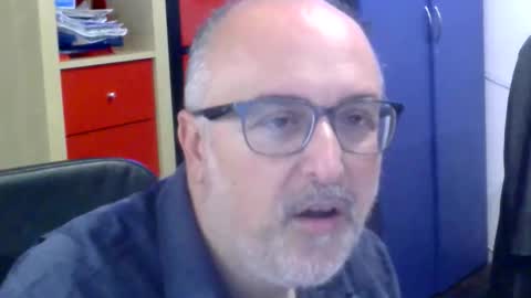 Snapshot of volpi72 chatting on October 25, 10:28 am volpi72 online show from October 25, 10:28 am